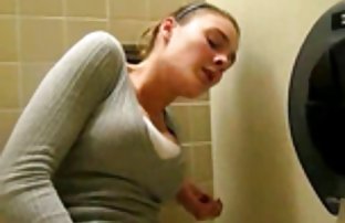 XXX مرد با عینک تمدید یک عضو در یک سریالهای سکسی خارجی ترنس زن کیردار, کون
